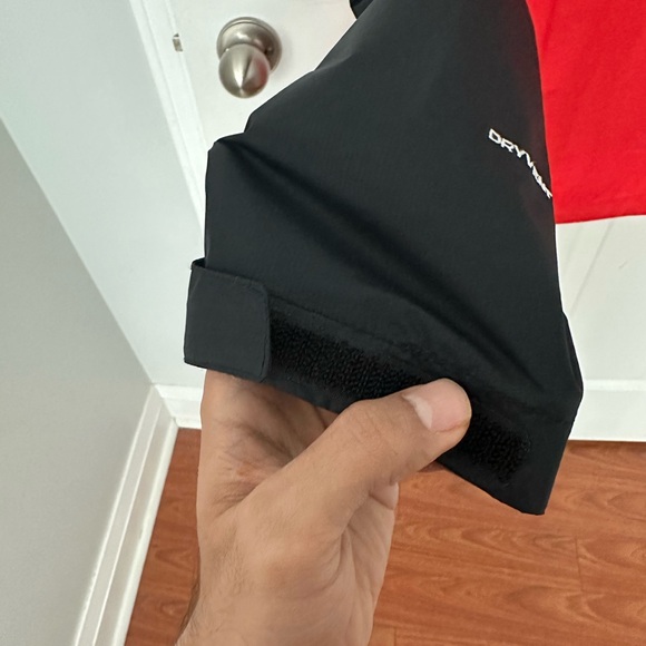 The North Face Men's Waterproof Jacket - Picture 11 of 12